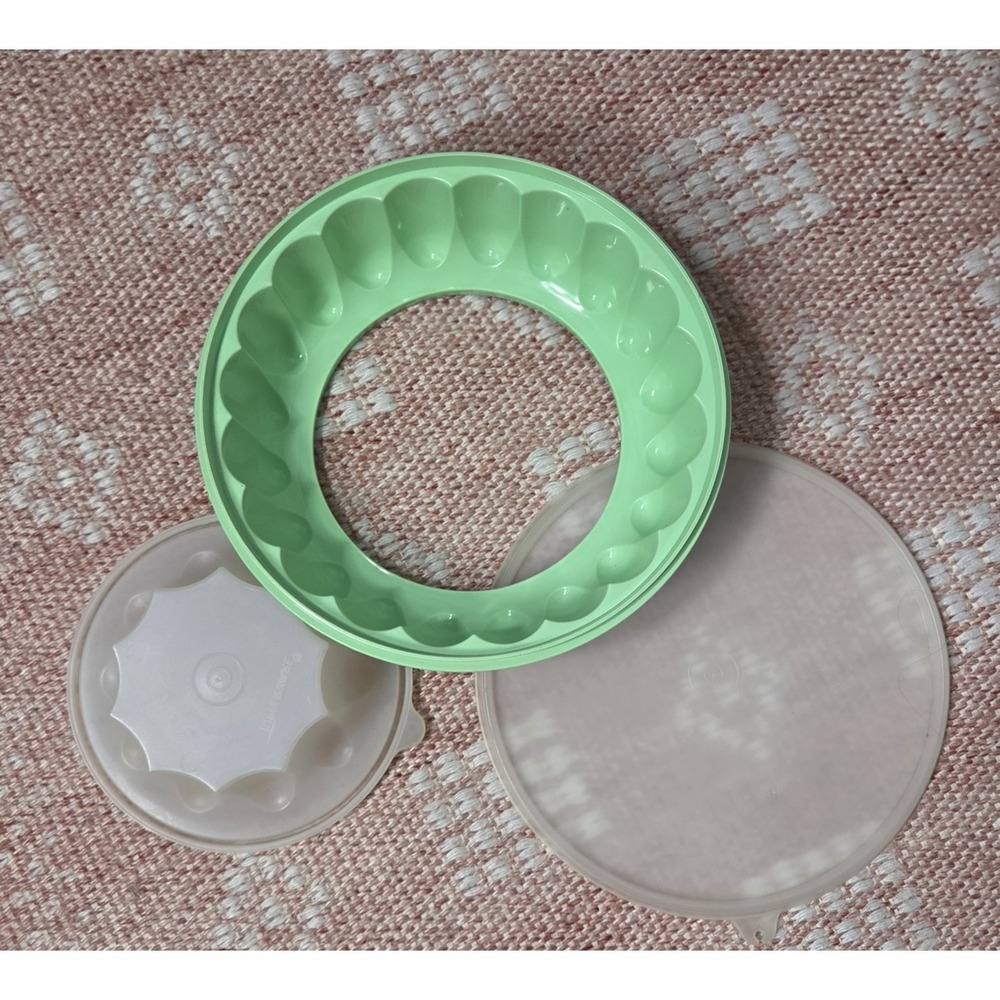 Vintage Tupperware Green Jell-n-Serve Jello Mold With Insert‎ And Lid Mint Green